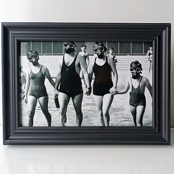 Vintage Gasmask WW2 Family Swiming Oddity Retro Unusual 40s 50s Antique Photo - Picture 4 of 8
